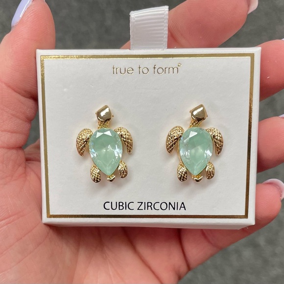 Gold and Green Turtle Earrings - Picture 2 of 4